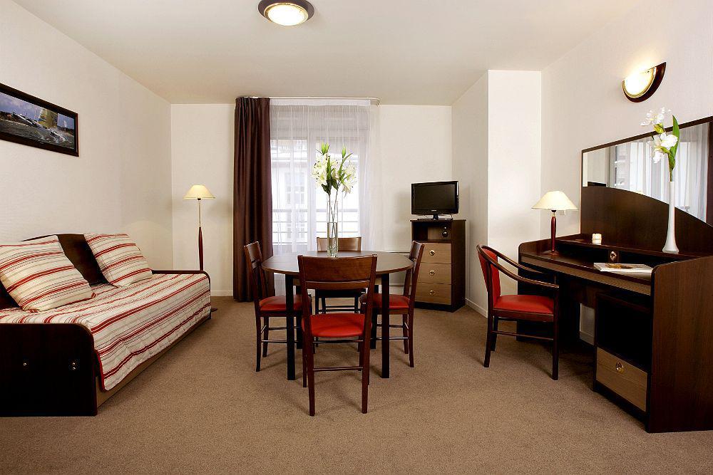 Comfort Suites Le-Port-Marly Paris Ouest Le Port-Marly Exterior foto